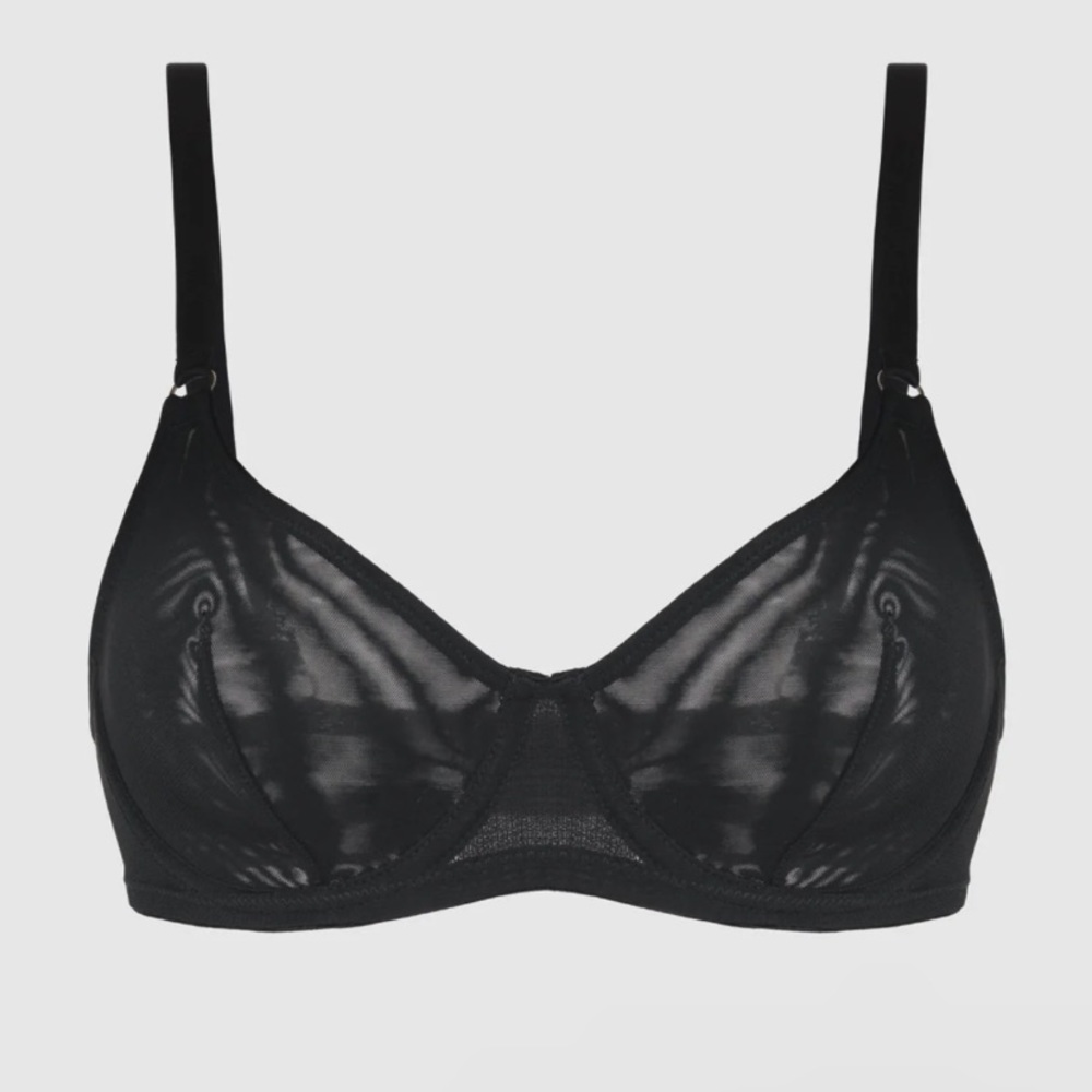 Fredricks of Hollywood woman black shear bra sz 36D (runs small)